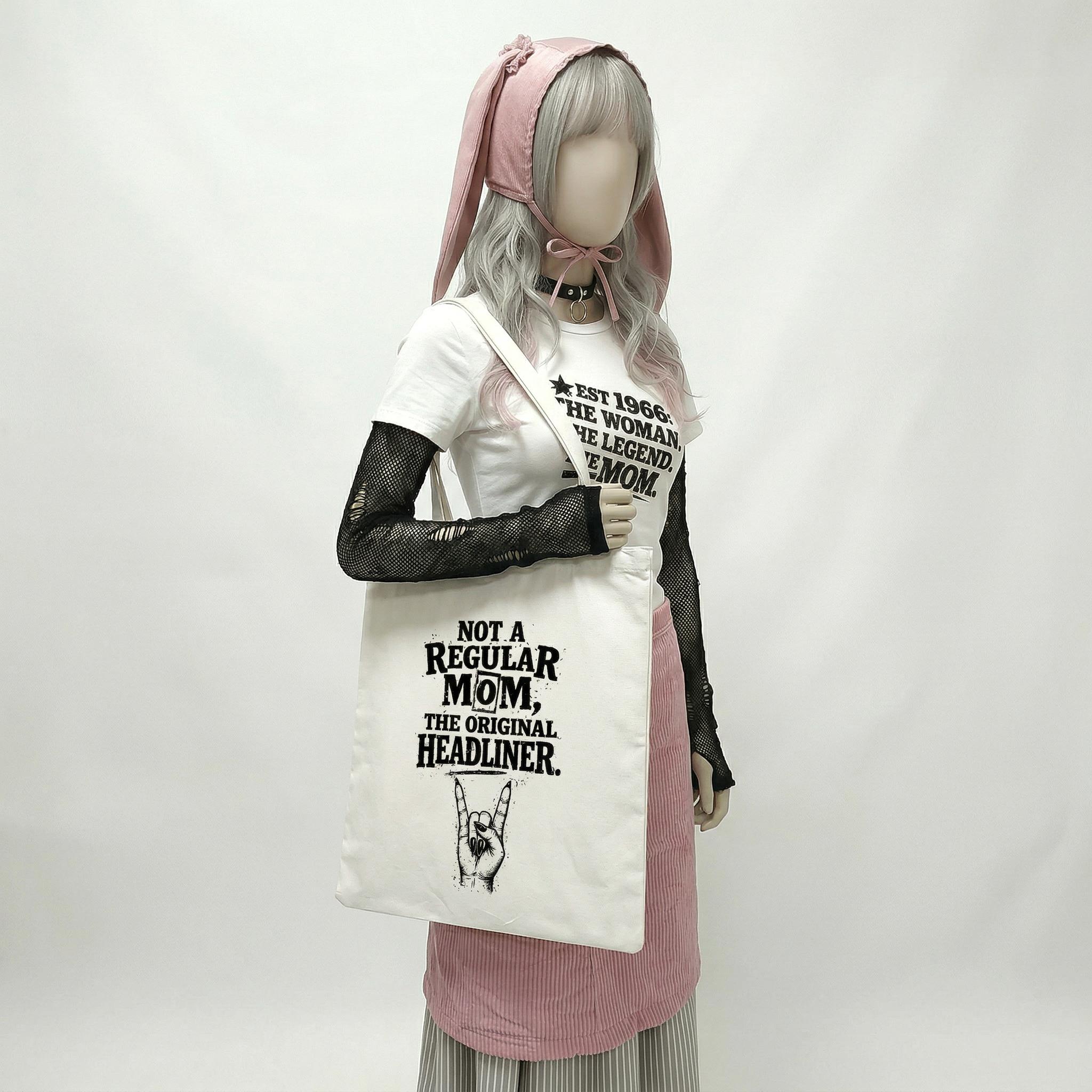 NOT A REGULAR MOM, THE ORIGINAL HEADLINER.